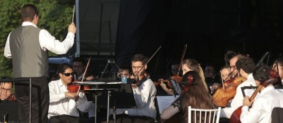 Orquestra da Unicesumar faz concerto no Parque do Ingá