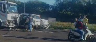 Acidente entre motos provoca engavetamento com seis veículos