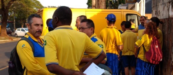 Trabalhadores dos Correios entram em greve