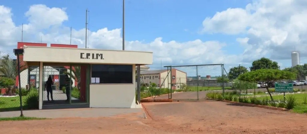 Cinco presos fogem da colônia penal de Maringá