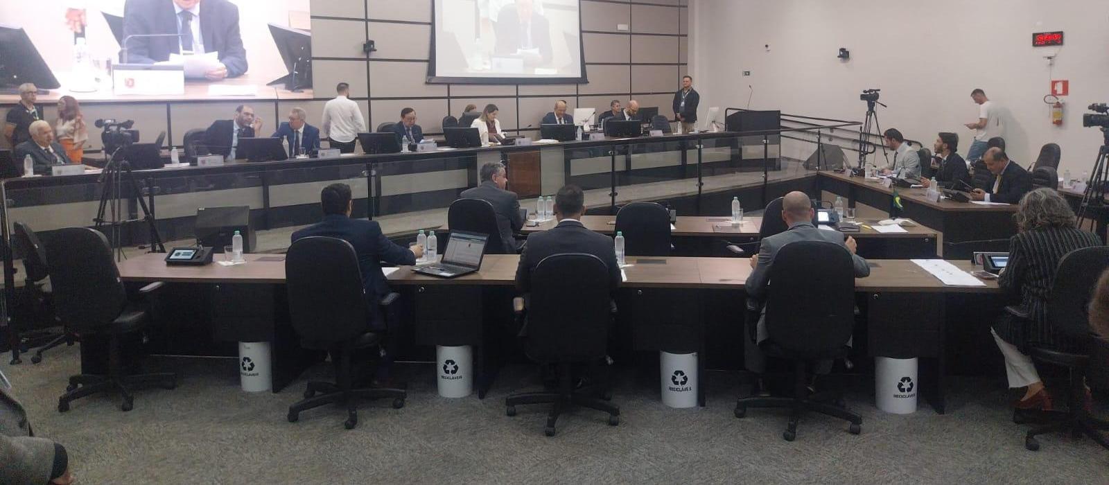 Vereadores apreciam veto total a projeto de lei