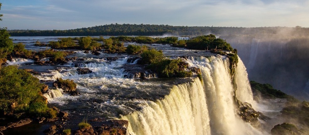 Marinha suspende passeios de barco na região das quedas das Cataratas do Iguaçu