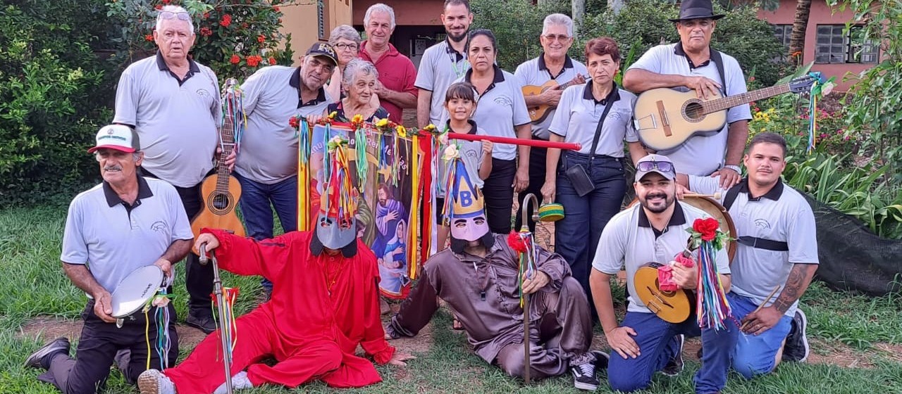 Folia de Reis sofre com falta de interesse dos mais jovens