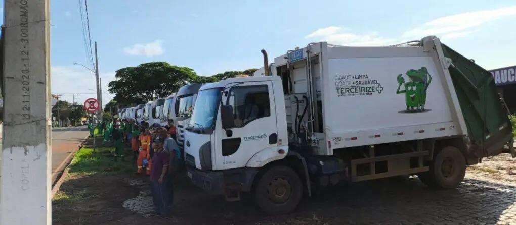 Com 11,08% de reajuste, motoristas da coleta de lixo encerram greve