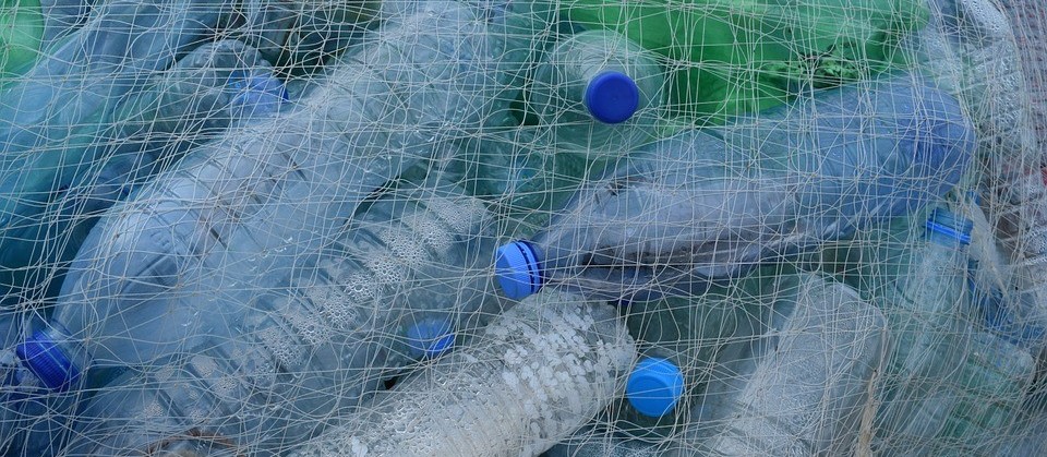 90% dos plásticos em oceanos vêm de apenas 10 rios