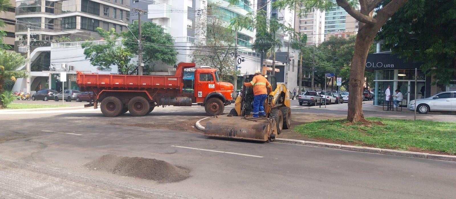 Seinfra inicia recape de asfalto na Avenida Tiradentes
