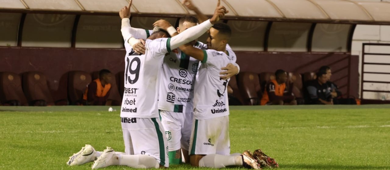 Maringá FC vence Ferroviária e se classifica para 2ª fase do Brasileiro