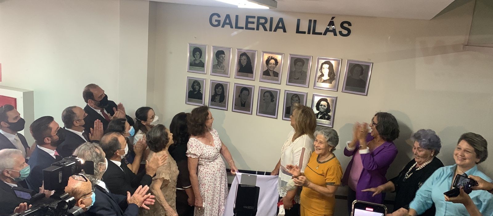 Vereadoras de Maringá são homenageadas em galeria de fotos na sede do Legislativo