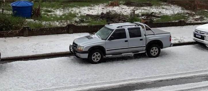 Formação de granizo em rodovia para Castro intriga motoristas