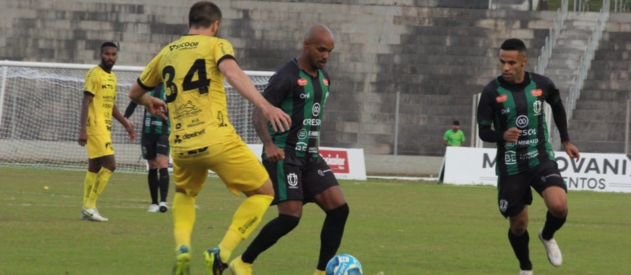 Em clássico paranaense na Série D, Maringá FC empata com Cascavel