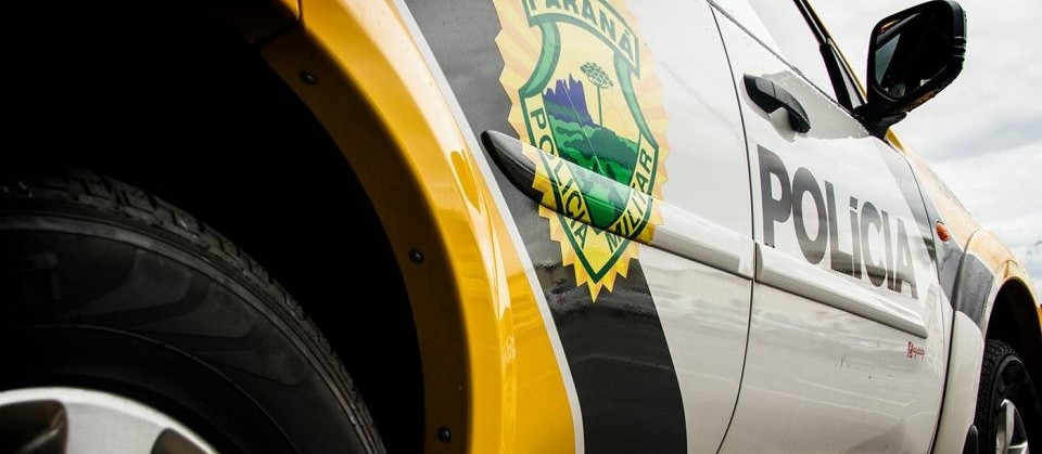Policiais prendem suspeitos de roubar ônibus