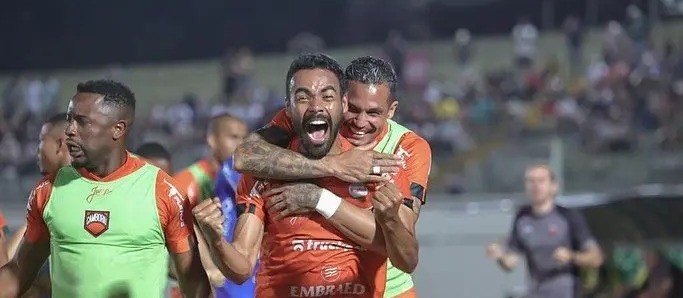 Nos pênaltis, Maringá FC perde para o Camboriú e dá adeus à Série D do Brasileiro