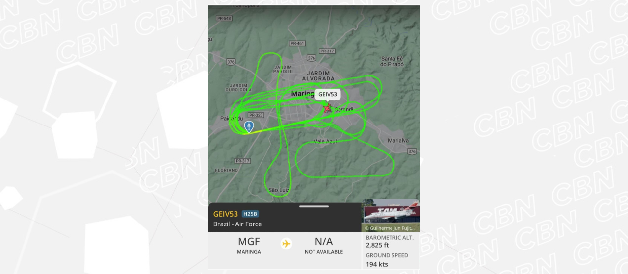 Avião da FAB sobrevoa Maringá em círculos para inspeção periódica