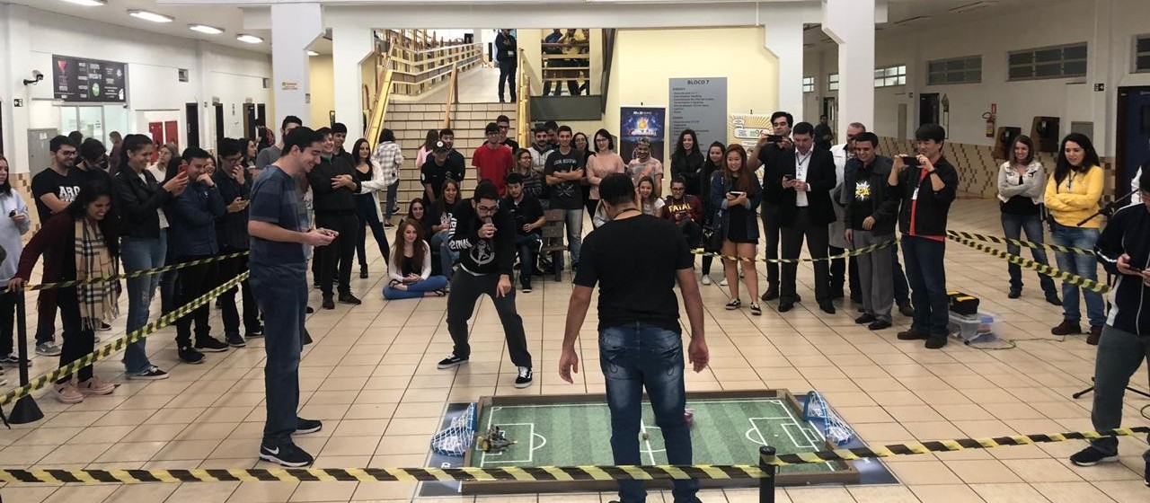 Campeonato coloca em campo técnicas de robótica