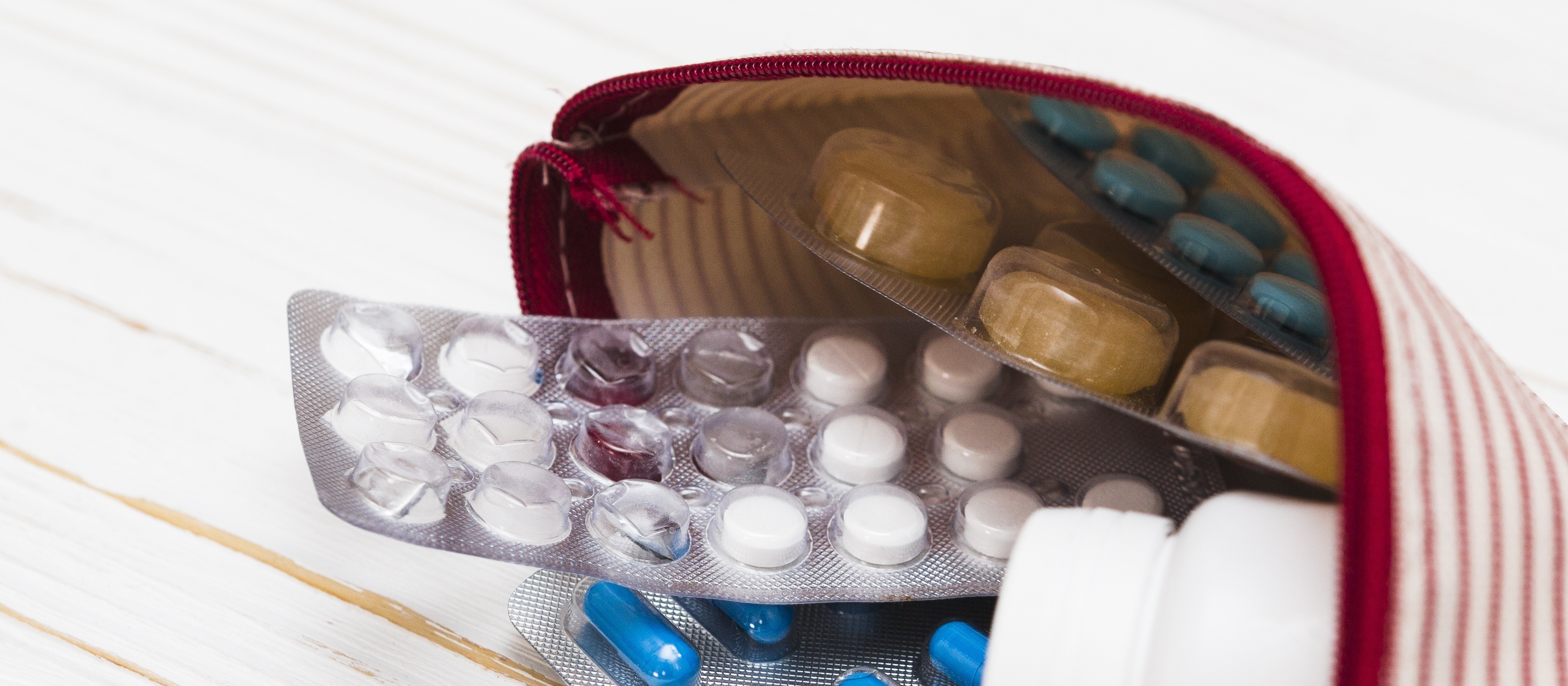 Como transportar medicamentos corretamente durante viagens? 
