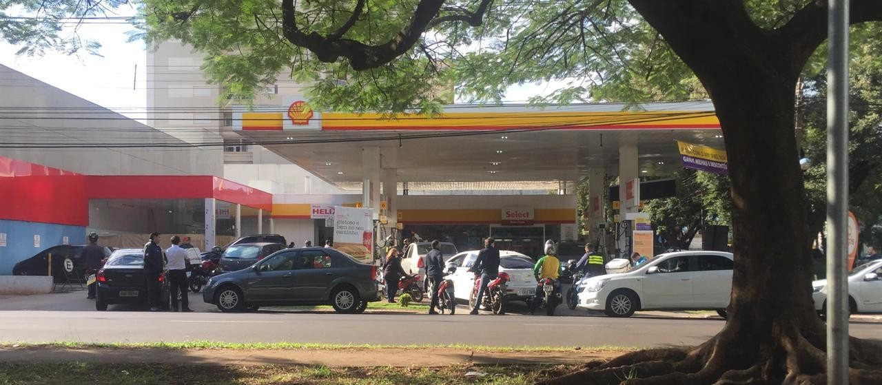 Procon fiscaliza postos de combustíveis em Maringá