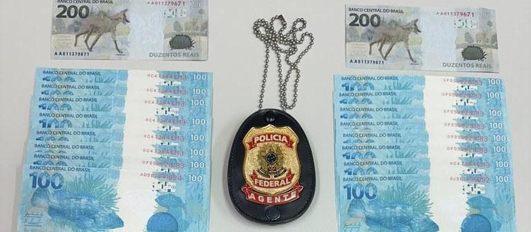 Mulher é presa com  R$ 2 mil  em notas falsas