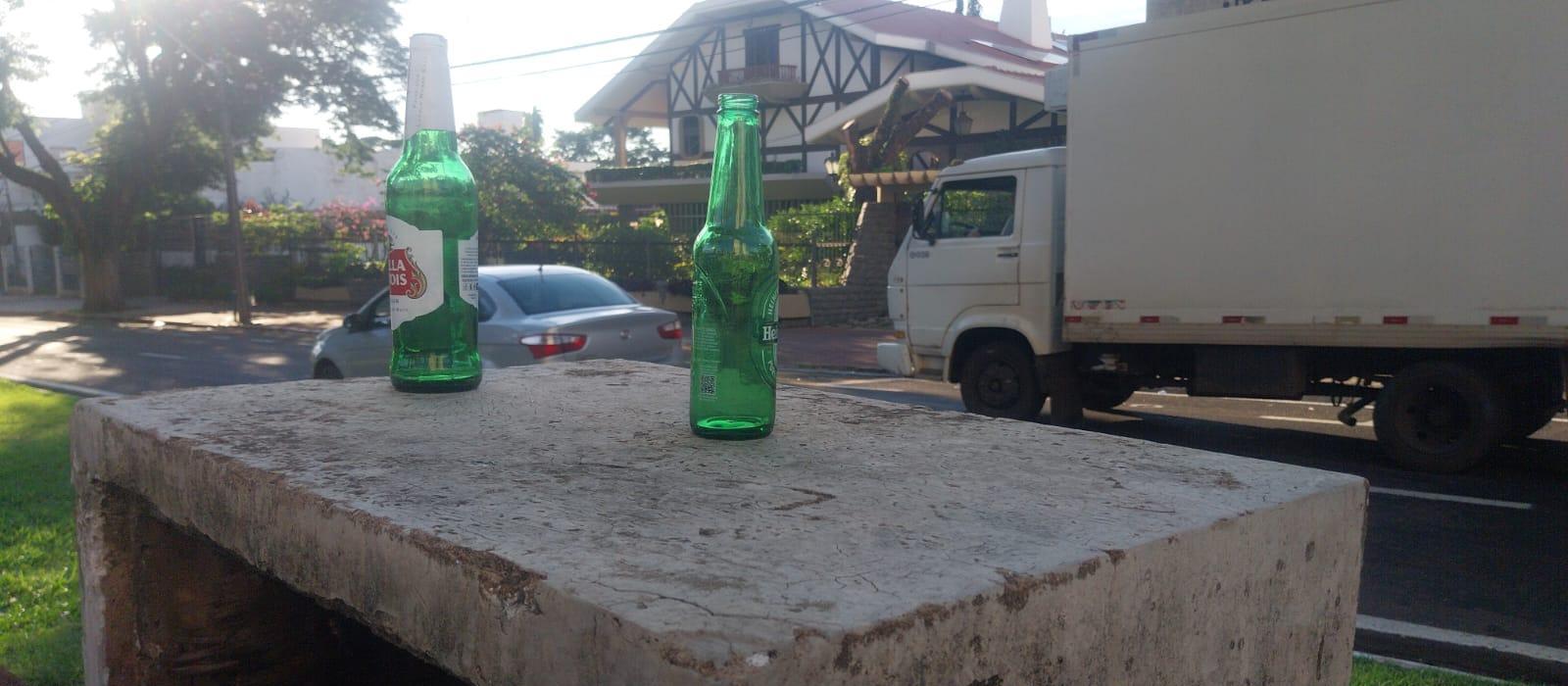 Comemoração de corintianos deixa rastro de sujeira na Avenida Tiradentes