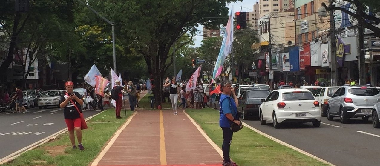 Campanha eleitoral garante trabalho para pessoas em busca de renda extra em Maringá