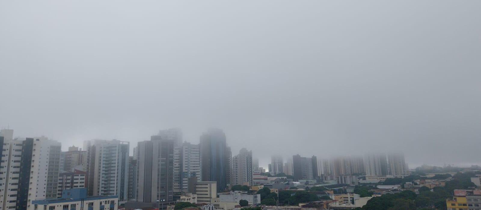 Segunda-feira (28) com previsão de chuva para Maringá