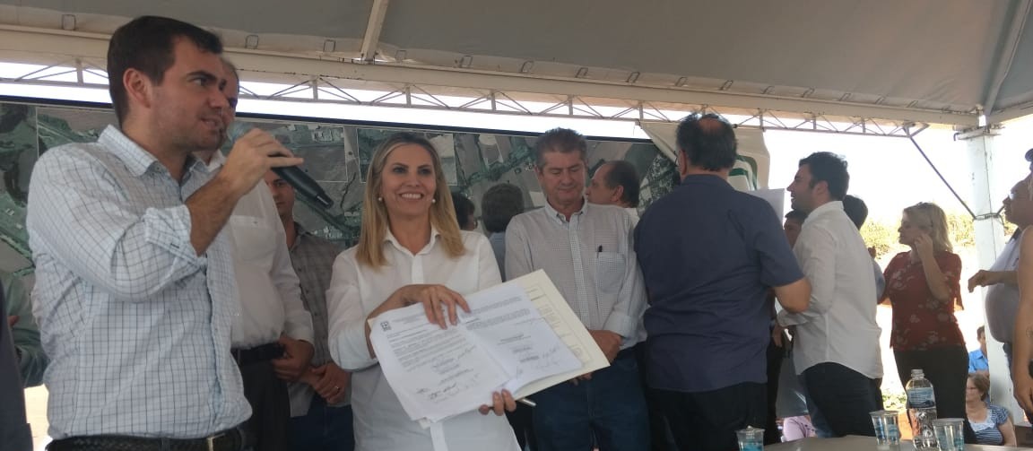Assinado convênio para duplicar PR-317, entre Maringá e Iguaraçu