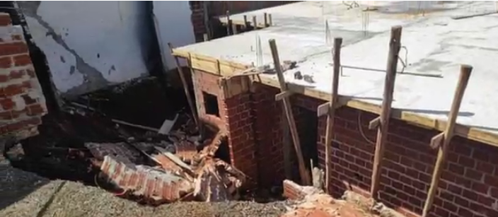 Muro de arrimo cede e duas casas são parcialmente interditadas