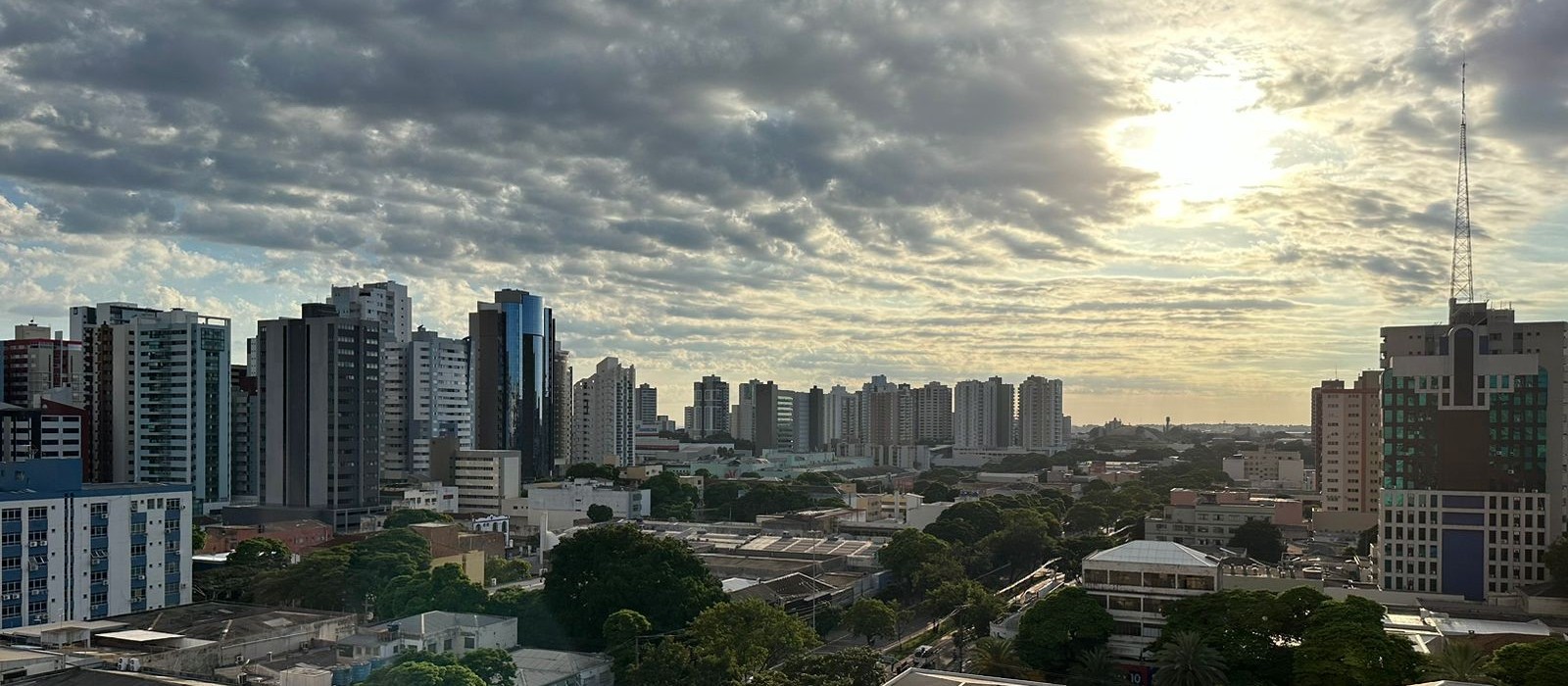 Tempo segue quente e seco nesta quinta-feira (14); máxima prevista é de 36º C