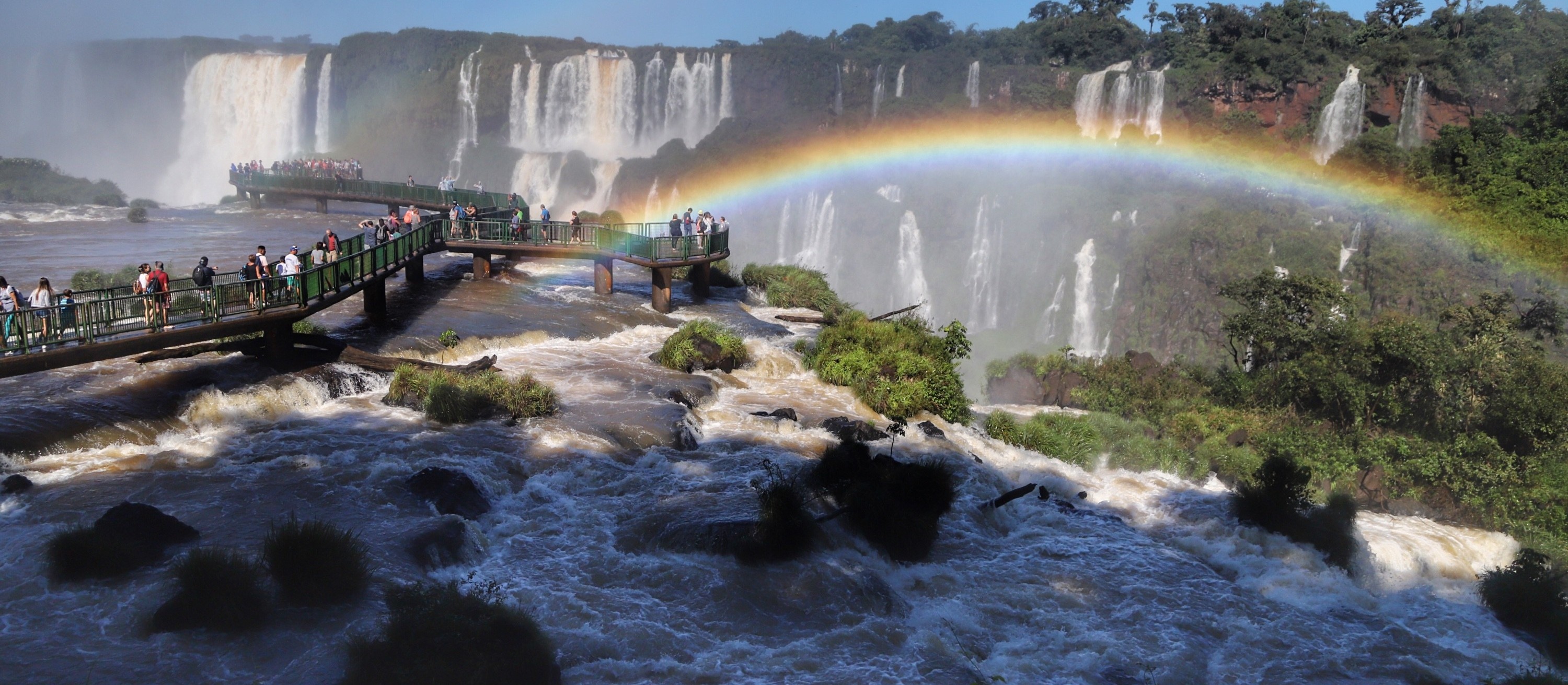 Foz do Iguaçu discute adoção de passaporte sanitário