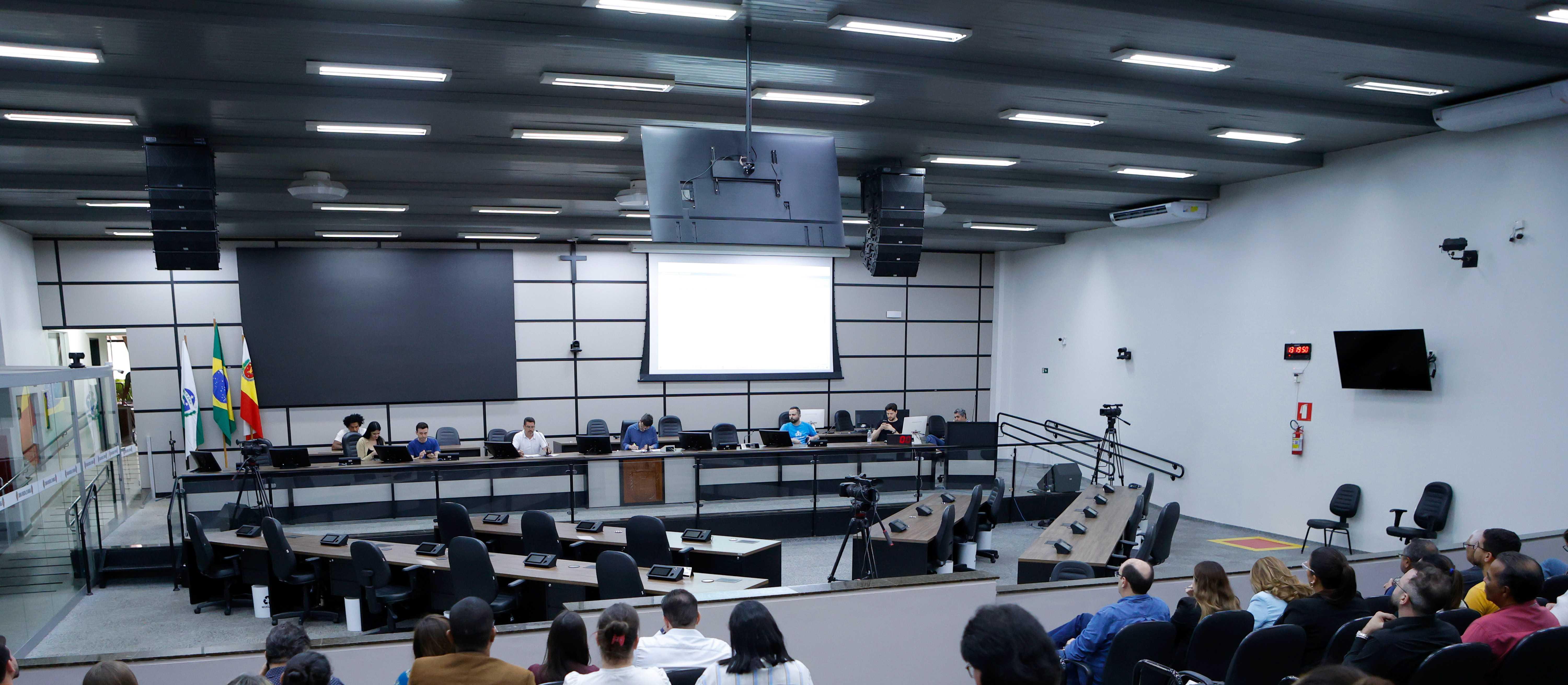 Vereadores aprovam lei que pune casos de exploração sexual de crianças e adolescentes