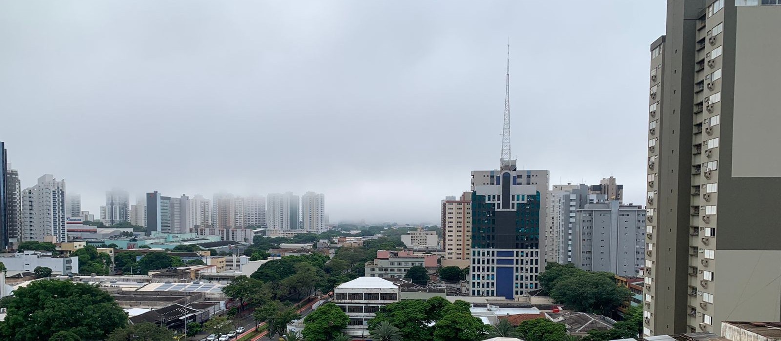 Nebulosidade e chuvas marcam a terça-feira em Maringá
