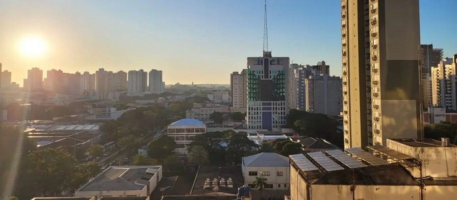Temperaturas amenas e dia ensolarado marcam a terça-feira (20) em Maringá
