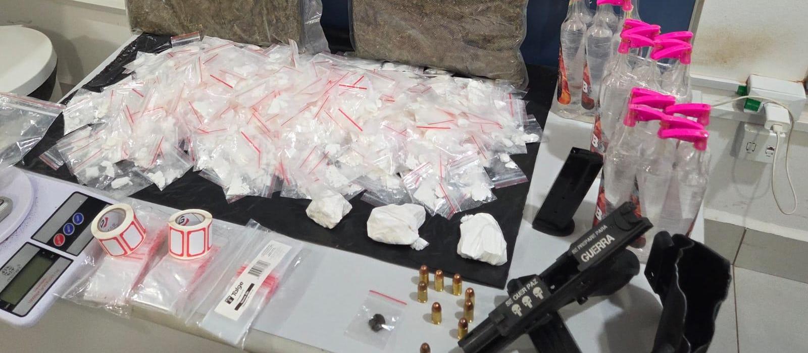 Suspeito é flagrado prestes a entregar cocaína na Avenida Carlos Borges