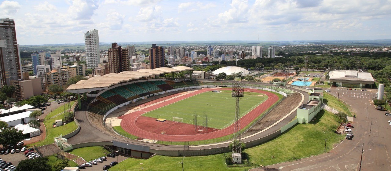 Estádio Willie Davids homenageia personalidade política de Londrina