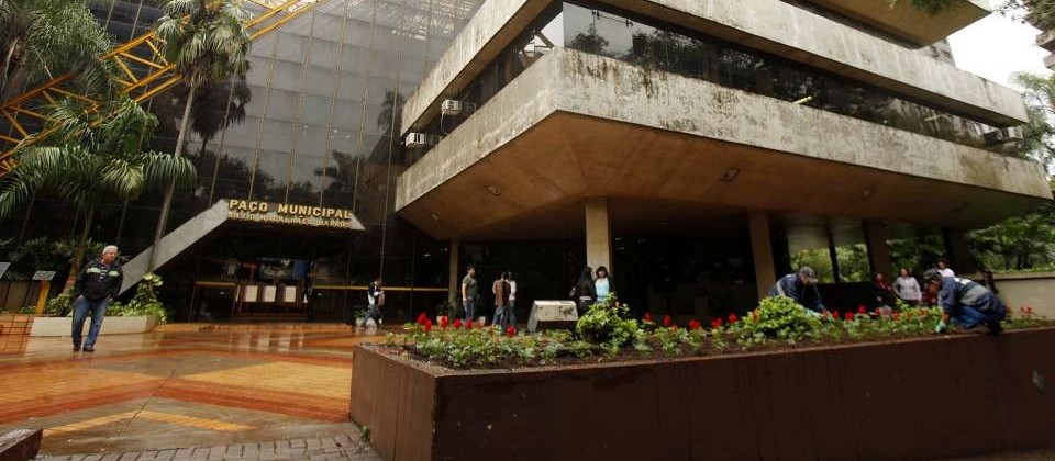 Muda a gestão, muda cor do uniforme escolar também