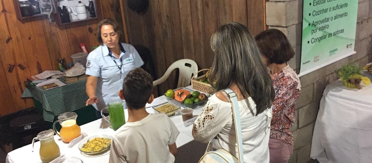 Expoingá tem espaço que orienta visitantes sobre alimentação saudável