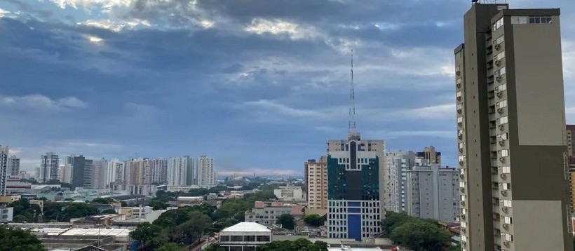 Quarta-feira amanhece com tempo instável em Maringá