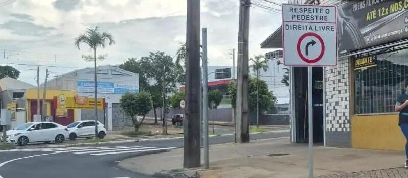 Rotatória em Maringá ganha ‘direita livre’; veja o local