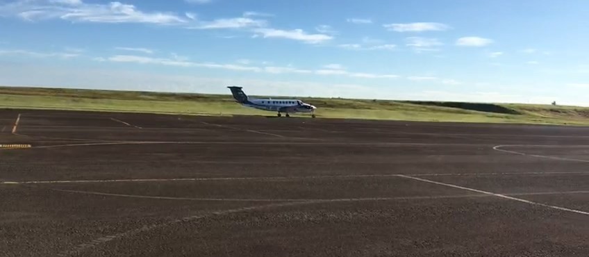 Exames da Covid-19 estão sendo levados de avião para Curitiba