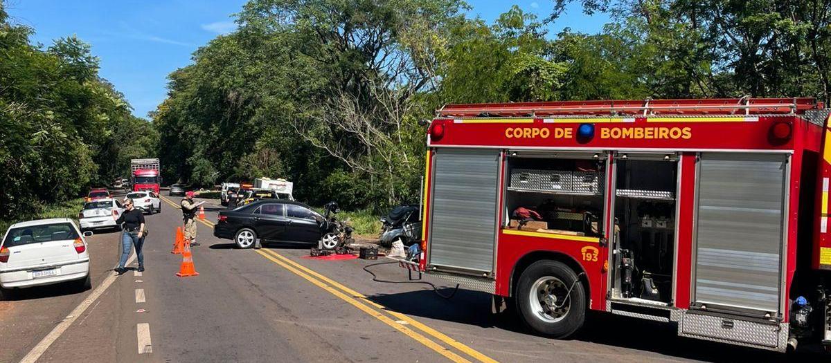 Duas pessoas morrem em acidente na PR-323