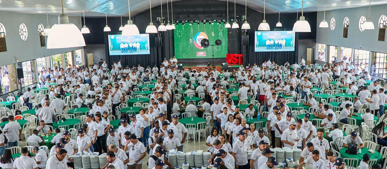Usina Santa Terezinha premia 1.240 funcionários em evento