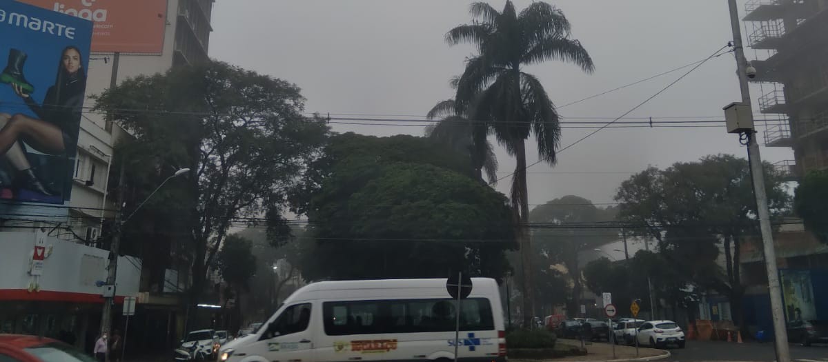 Neblina densa faz Catedral ‘desaparecer’