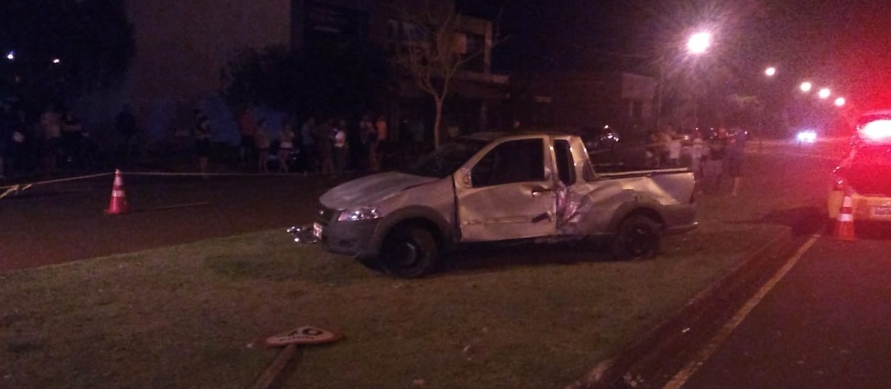 Carro capota e motorista morre em Maringá 