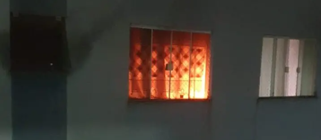 Incêndio em apartamento assusta moradores na Zona 7 em Maringá