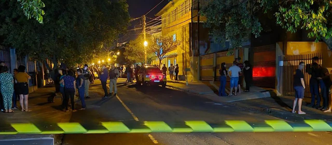 Mulher é morta com aproximadamente 30 facadas pelo ex-companheiro