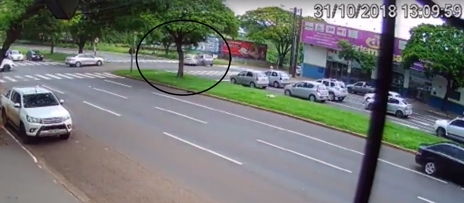 Morre motociclista atingido por carro na Avenida Colombo