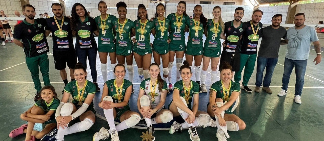 Maringá apresenta equipe para a Superliga Feminina de vôlei