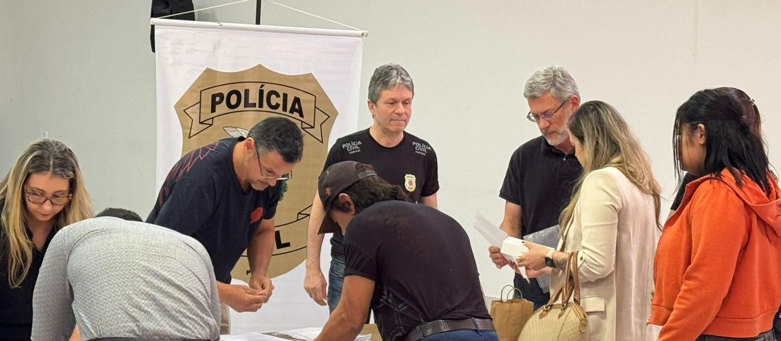 PC entrega a proprietários 30 celulares furtados ou roubados