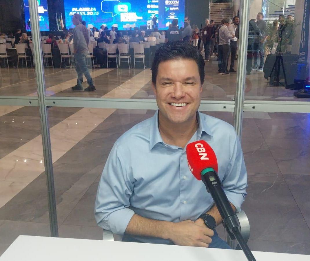 “Planejar para reter talentos e não exportar nossos filhos”, diz Guto Silva