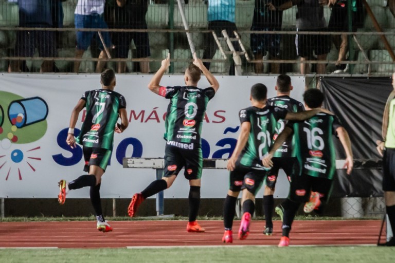 Maringá FC vence o então líder Operário por 2 a 0