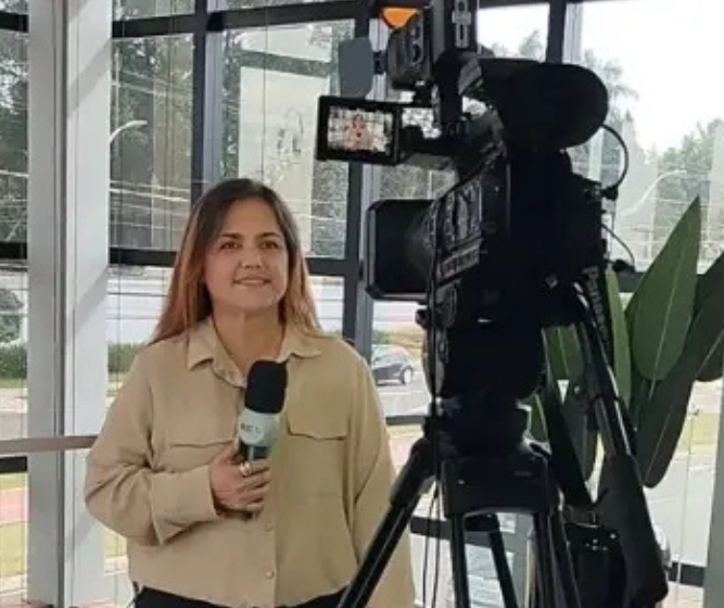 Repórter Taís Santana morre aos 51 anos